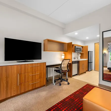 Hotel Home2 By Hilton Airport