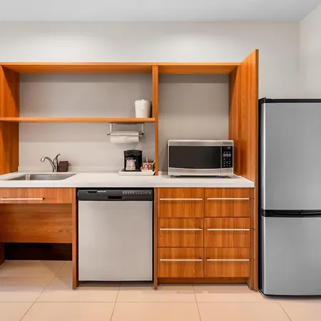 Home2 By Hilton Airport Hotel 3*