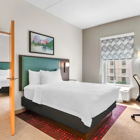 Hotel Home2 By Hilton Airport