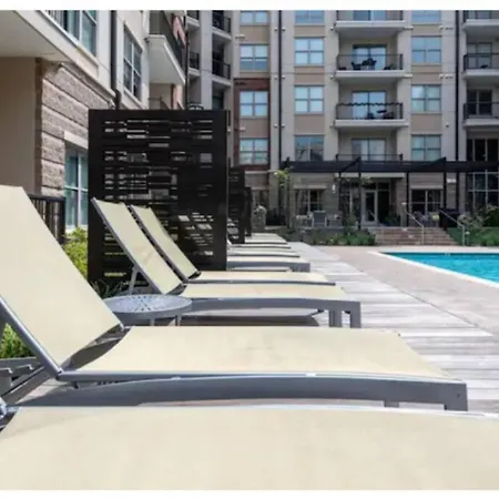 League Flats Uptown At West Trade Street Apartment Charlotte