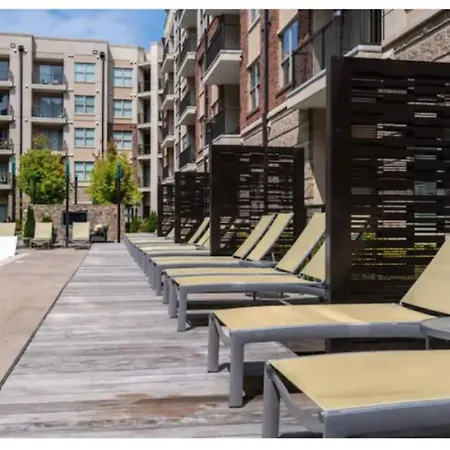 Apartment League Flats Uptown At West Trade Street
