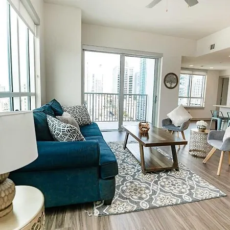 Uptown Fully Furnished 2br Apts Apartment