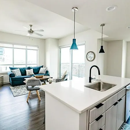 Uptown Fully Furnished 2br Apts