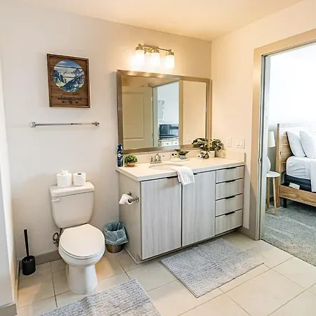 Uptown Fully Furnished 2br Apts Apartment *