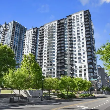 Uptown Fully Furnished 2br Apts Apartment