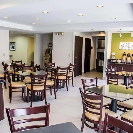Hotel Sleep Airport - Billy Graham Parkway