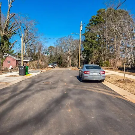 Pet Friendly 3br House In * Charlotte