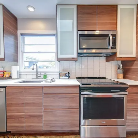 Myers Park Gem Great Location *