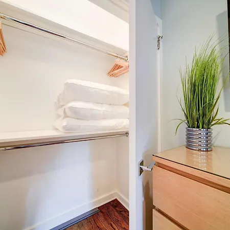 Myers Park Gem Great Location Holiday home *