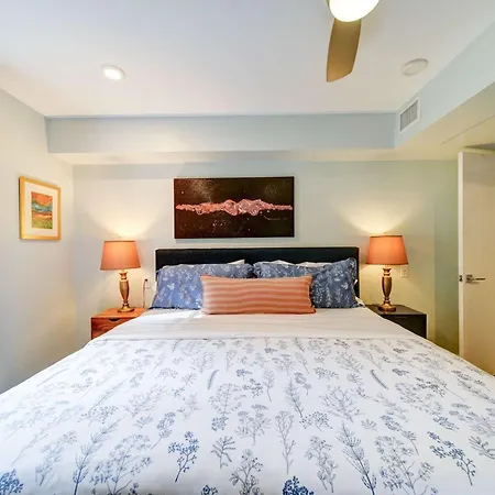 Comfortable And Stylish Near Myers Park *