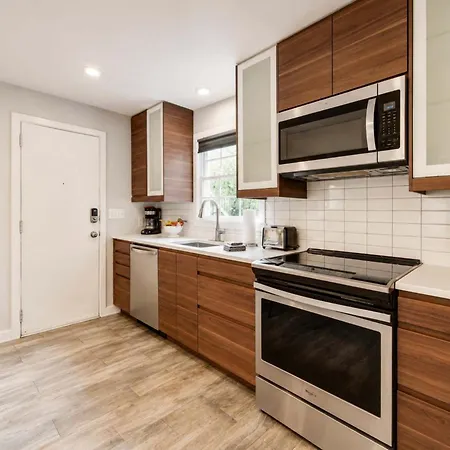Comfortable And Stylish Near Myers Park