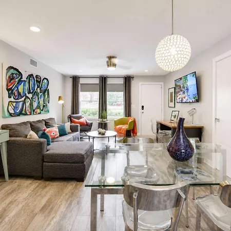 Holiday home Comfortable And Stylish Near Myers Park Charlotte