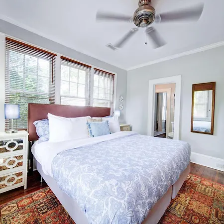 Contemporary Gem In The Heart Of Myers Park Holiday home Charlotte