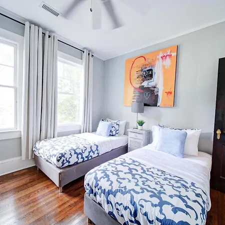 Contemporary Gem In The Heart Of Myers Park