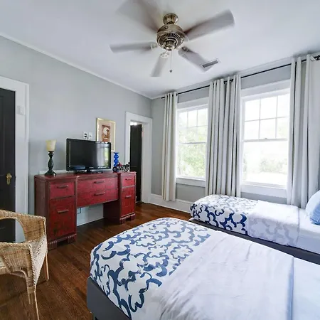 Contemporary Gem In The Heart Of Myers Park Charlotte