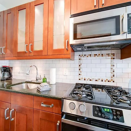 Contemporary Gem In The Heart Of Myers Park Holiday home *