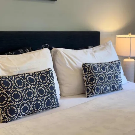Chic And Relaxing 1br In The Heart Of Myers Park Holiday home *