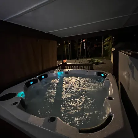 Family House With Jacuzzi Holiday home *