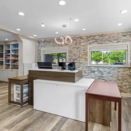 Hotel Suburban - Ballantyne 3*
