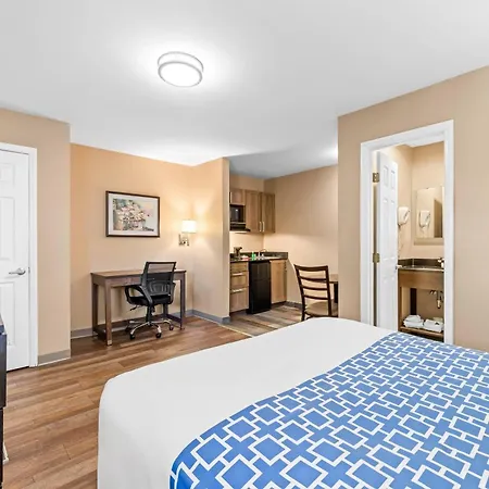 Suburban - Ballantyne 3*
