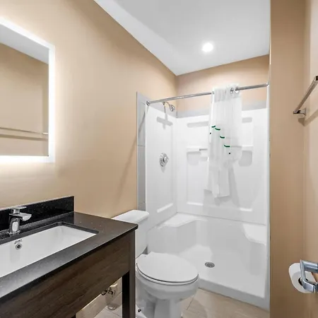 Suburban - Ballantyne Hotel 3*