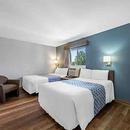 Hotel Suburban - Ballantyne