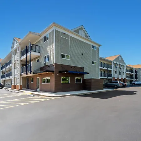Suburban - Ballantyne