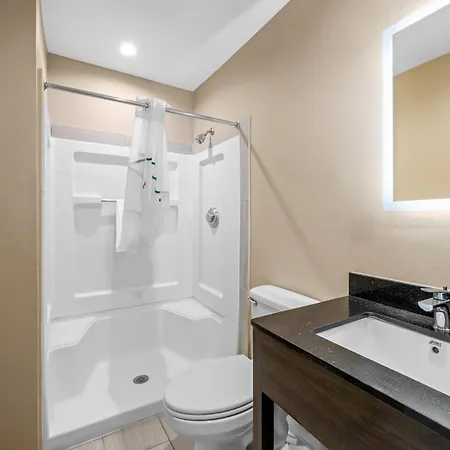Suburban - Ballantyne Hotel 3*