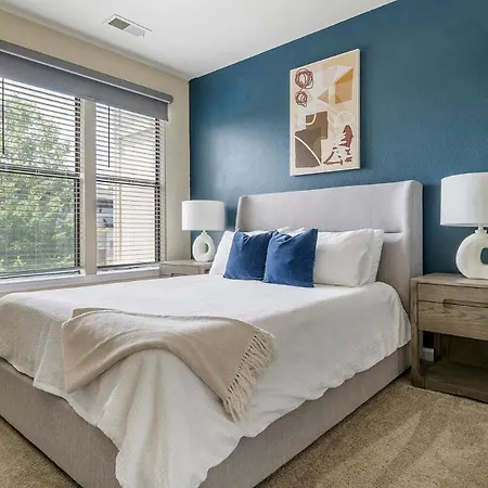 Landing - Celsius Apartment Charlotte