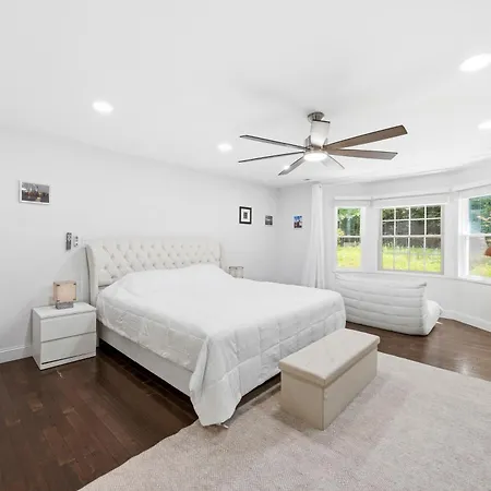 Bedrooms With Private Bath - 12min From Uptown Guest house *