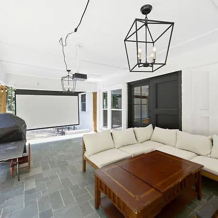 Guest house Bedrooms With Private Bath - 12min From Uptown *