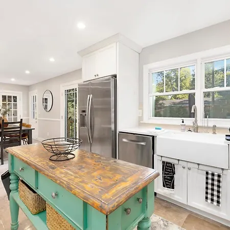 Charm Of Southpark - 5 Bedrooms - 1 Of A Kind Lot!