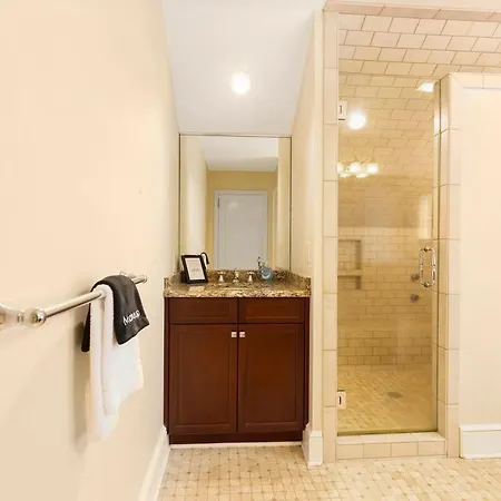 Outdoor Oasis In Popular Plaza Midwood *