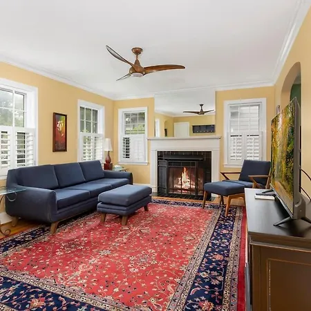Outdoor Oasis In Popular Plaza Midwood Charlotte