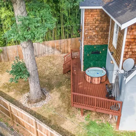 Luxury South End Retreat - Hot Tub - 4 Bedrooms Charlotte