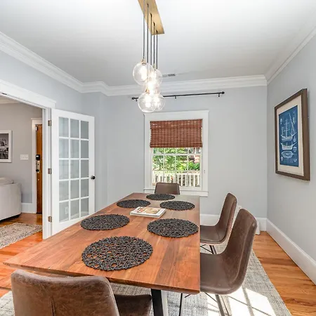 Holiday home Luxury South End Retreat - Hot Tub - 4 Bedrooms Charlotte