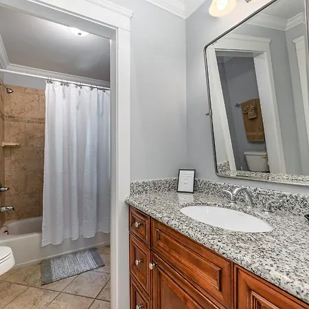 Holiday home Luxury South End Retreat - Hot Tub - 4 Bedrooms *