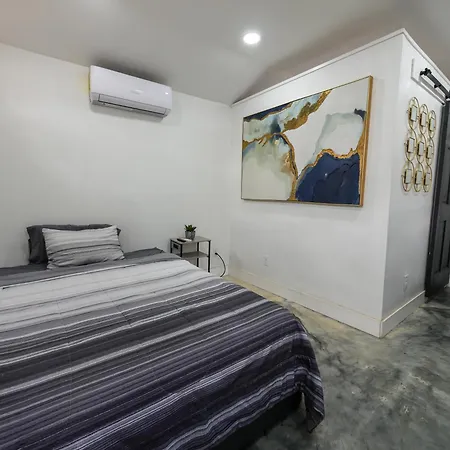 Guest house Clt Tiny House 5 Min From Airport And Uptown *