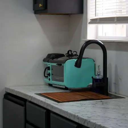 Guest house Clt Tiny House 5 Min From Airport And Uptown Charlotte
