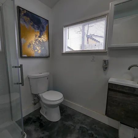 Clt Tiny House 5 Min From Airport And Uptown Guest house *