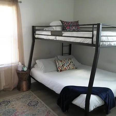 Holiday home Cozy-chic 3br Near Uncc Noda Uptown I-85
