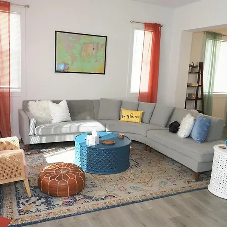 Cozy-chic 3br Near Uncc Noda Uptown I-85 Holiday home *