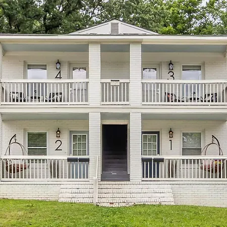 Qc Quarters: Elevated 4 Br/4ba, Total Quadplex Holiday home *
