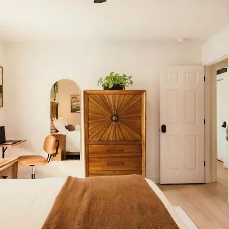 Stylish 3br Upper Level Near Clt & Whitewater Charlotte