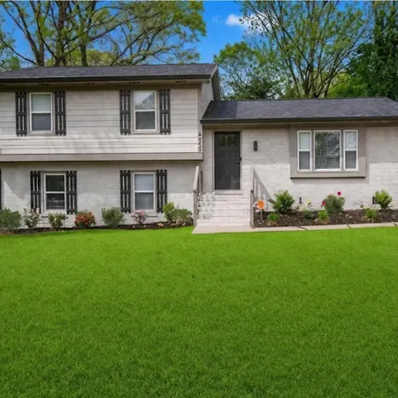 Stylish 3br Upper Level Near Clt & Whitewater