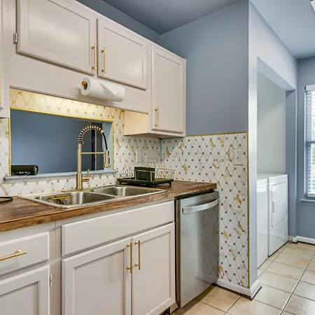 Vintage-chic Getaway: 6 Mi To Uptown Holiday home Charlotte