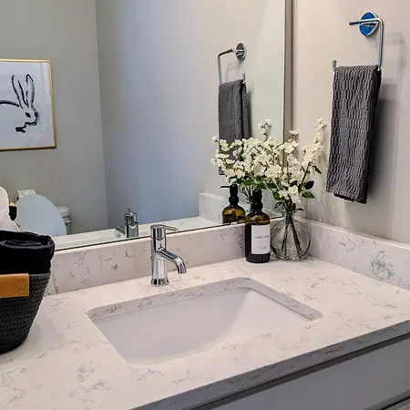 Holiday home Qc Rooftop Retreat | Rooftop | Garage | Dog Park Charlotte