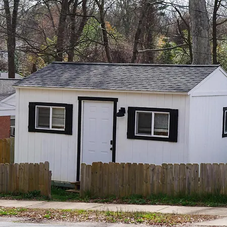 Clt Tiny House 5 Min From Airport And Uptown Guest house