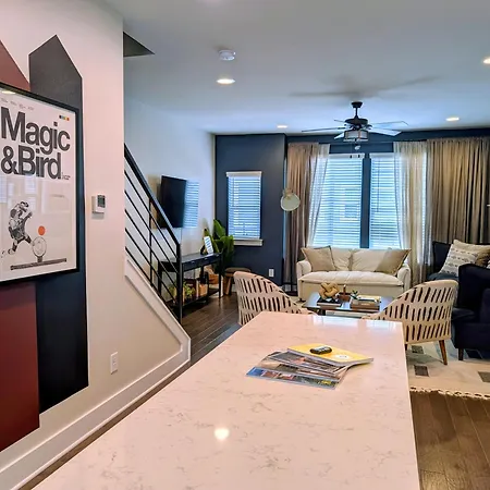 Qc Rooftop Retreat | Rooftop | Garage | Dog Park * Charlotte