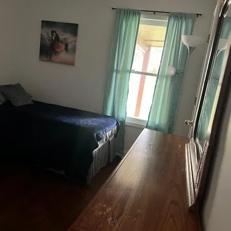 Holiday home Comfort Home, Near Uptown And Airport *